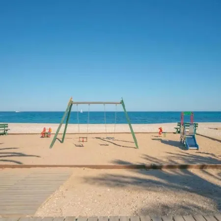 アパート Bright Sunny Albir アルビール